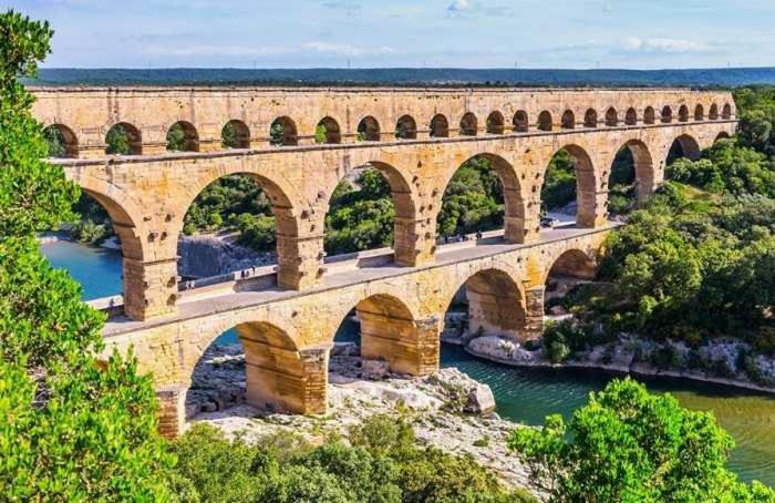 Gite En Provence Proche Avignon Sauveterre  Exterior foto
